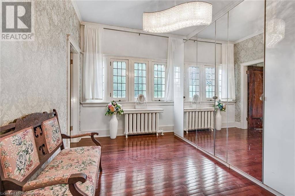 Photo 37 of 122 Dufferin Avenue, Brantford ON