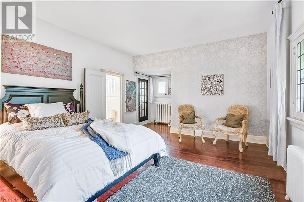 Photo 48 of 122 Dufferin Avenue, Brantford ON