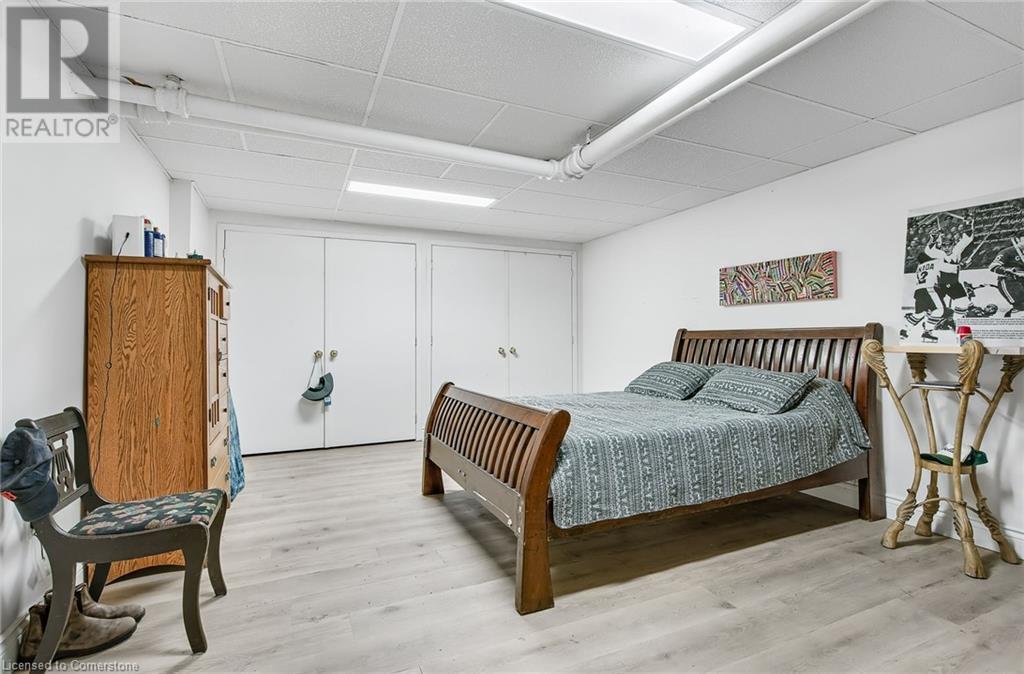Photo 26 of 122 Dufferin Avenue, Brantford ON