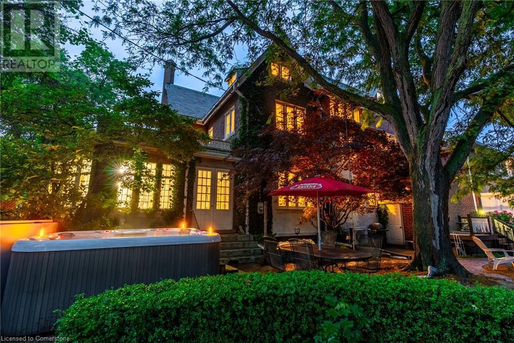 Photo 28 of 122 Dufferin Avenue, Brantford ON