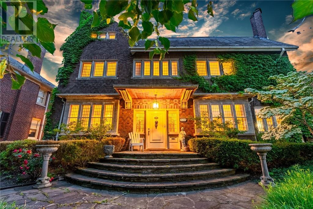 Photo 1 of 122 Dufferin Avenue, Brantford ON