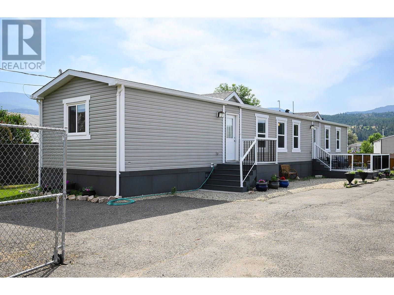 Photo 2 of 1337 Bostock Crescent, Pritchard BC