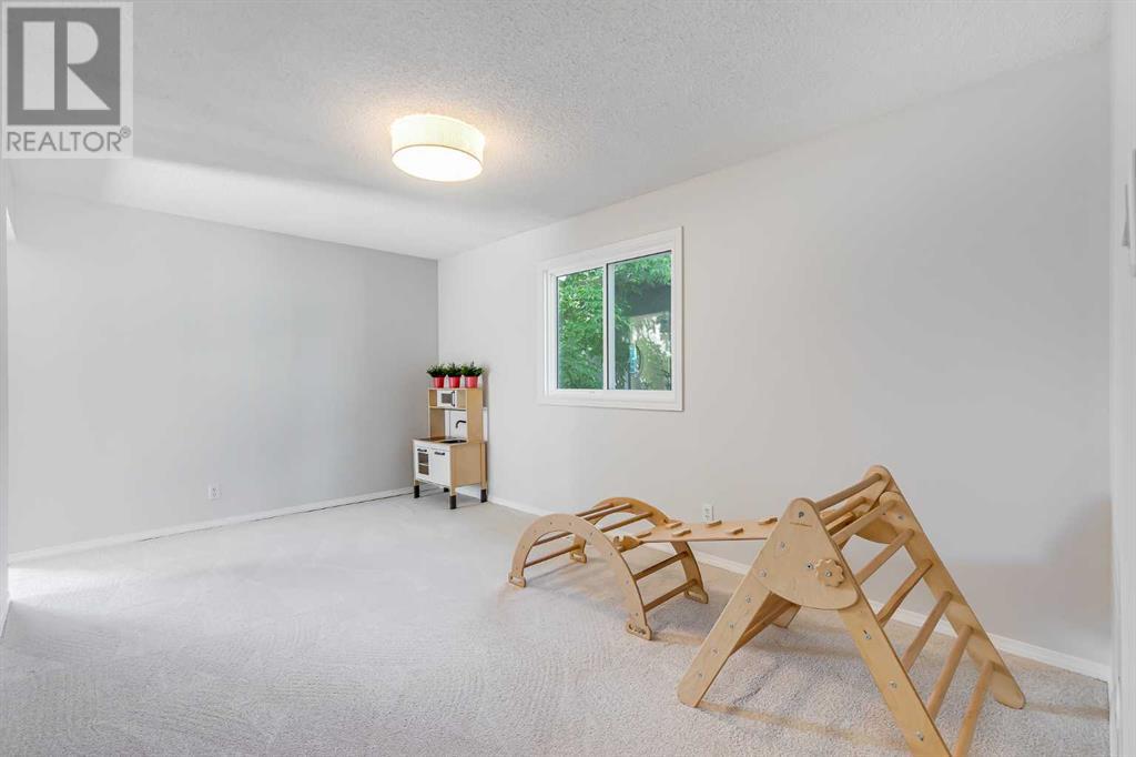 Single Family House Bi-level for Sale in   Avenue SW Braeside Calgary 
