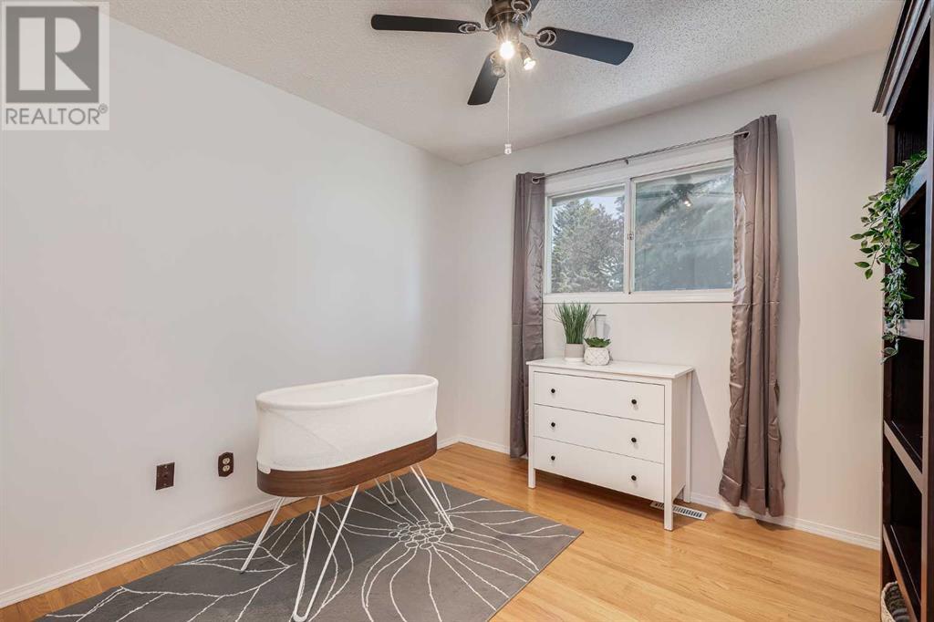 Single Family House Bi-level for Sale in   Avenue SW Braeside Calgary 