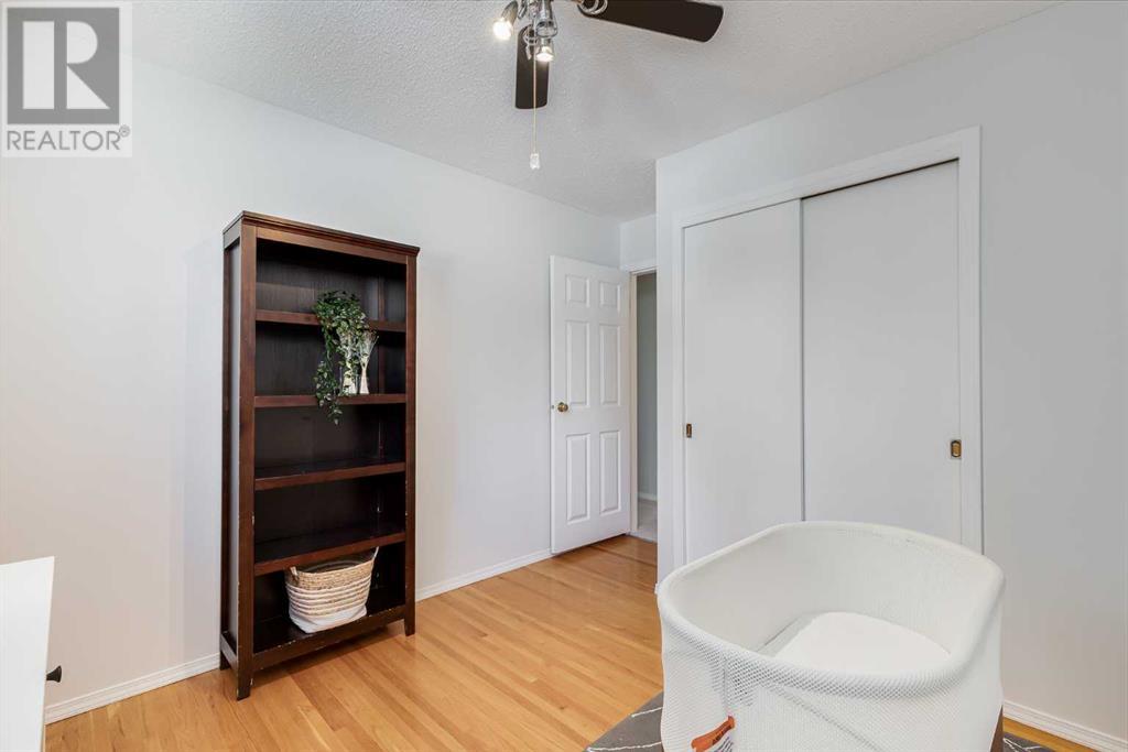 Single Family House Bi-level for Sale in   Avenue SW Braeside Calgary 