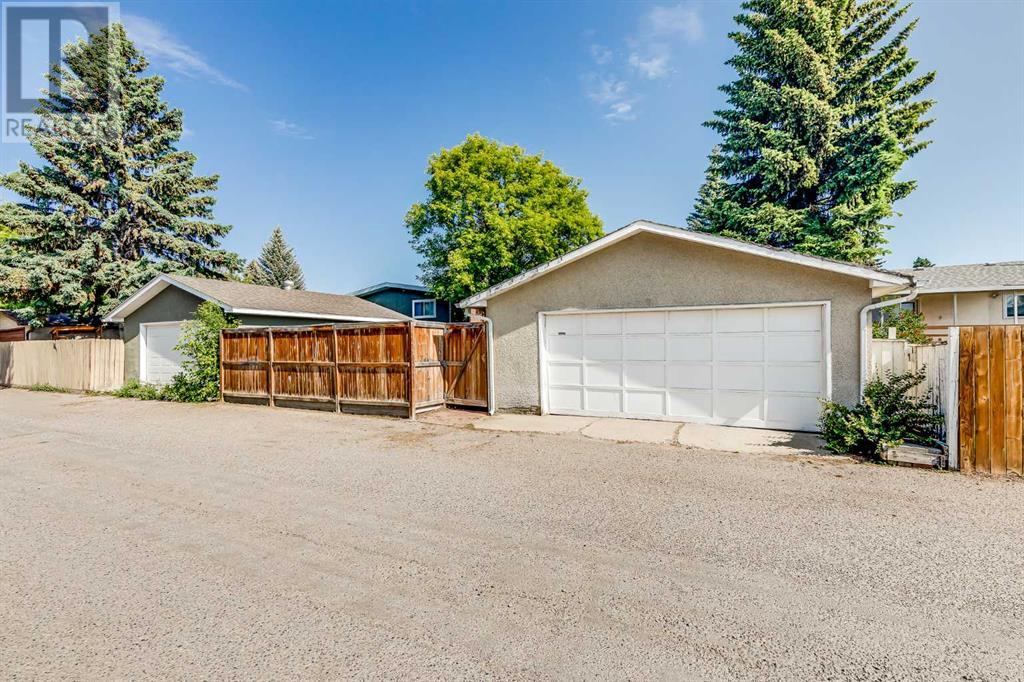 Single Family House Bi-level for Sale in   Avenue SW Braeside Calgary 