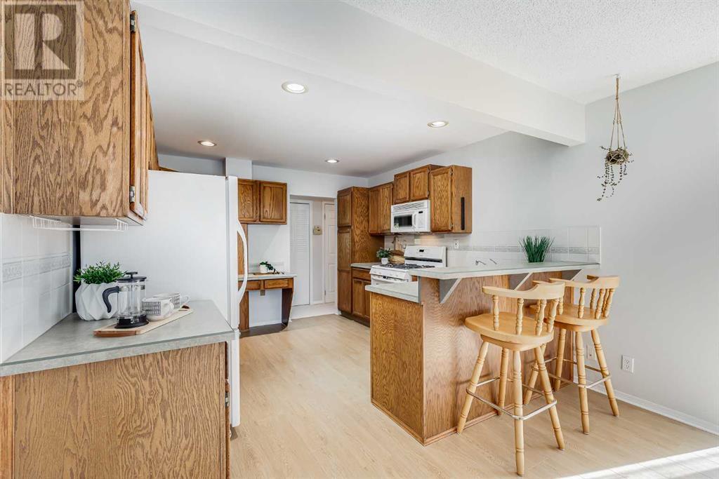 Single Family House Bi-level for Sale in   Avenue SW Braeside Calgary 