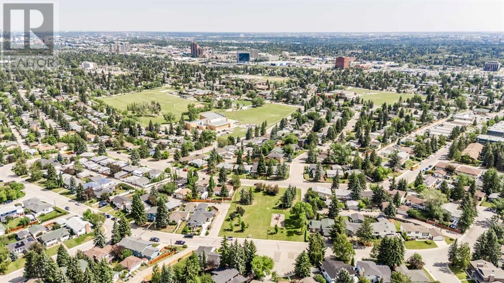 Single Family House Bi-level for Sale in   Avenue SW Braeside Calgary 
