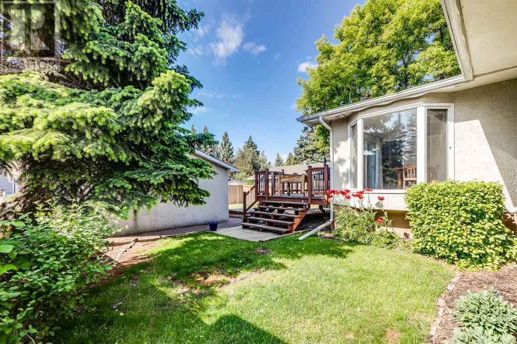 Single Family House Bi-level for Sale in   Avenue SW Braeside Calgary 