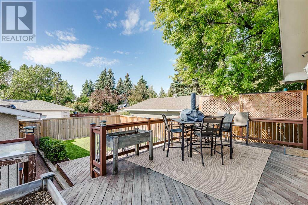 Single Family House Bi-level for Sale in   Avenue SW Braeside Calgary 