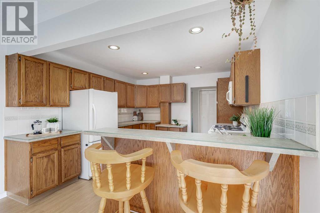 Single Family House Bi-level for Sale in   Avenue SW Braeside Calgary 