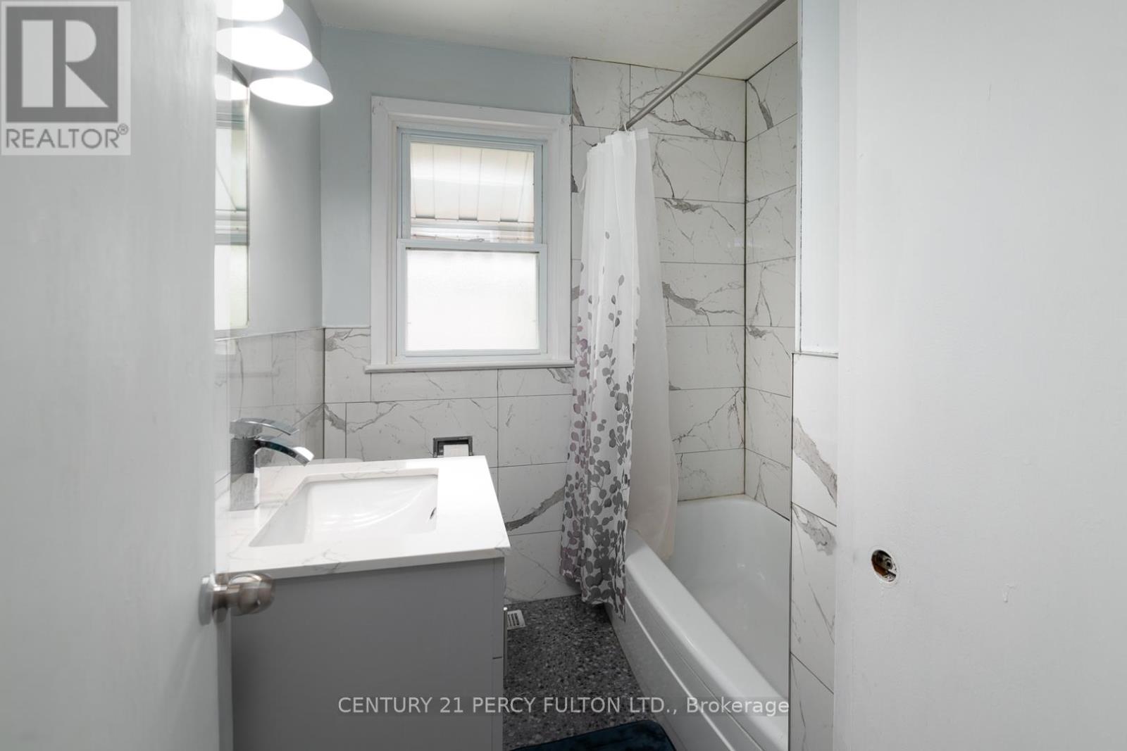 Photo 7 of 12 Northwood Crescent, Belleville ON