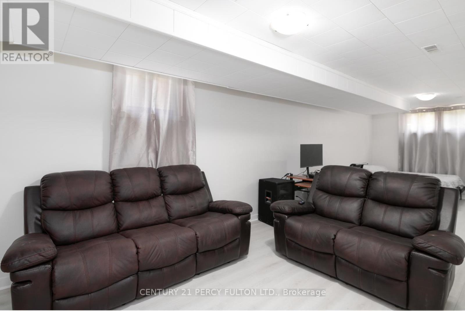 Photo 9 of 12 Northwood Crescent, Belleville ON