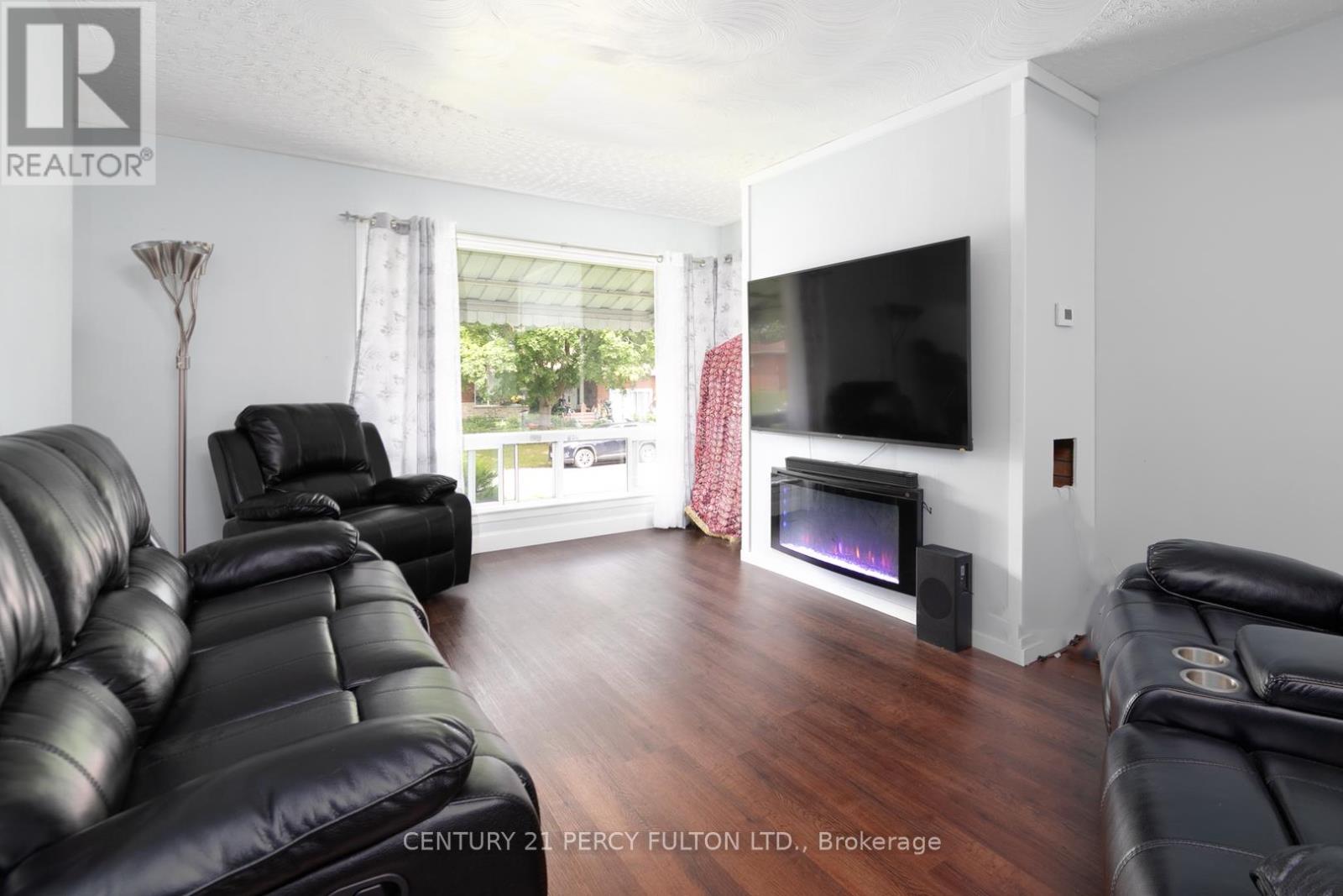 Photo 1 of 12 Northwood Crescent, Belleville ON