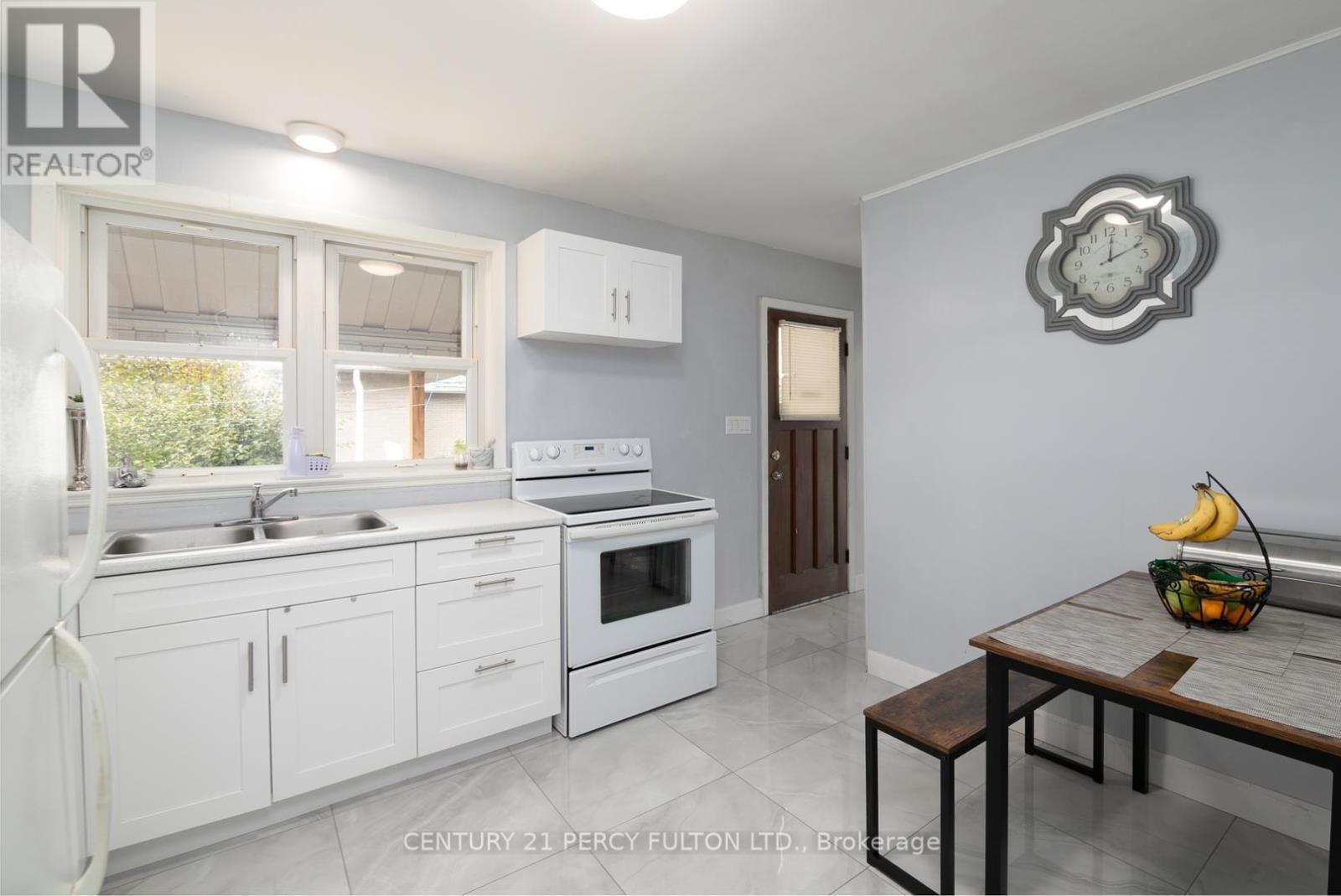 Photo 8 of 12 Northwood Crescent, Belleville ON
