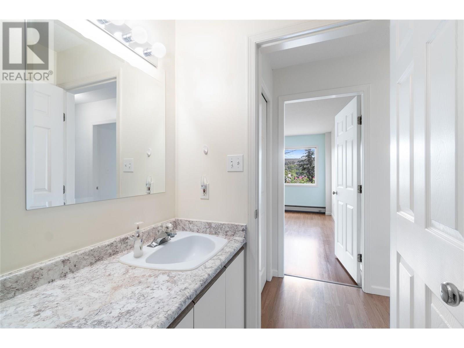 304 851 5 Avenue Southwest, Salmon Arm