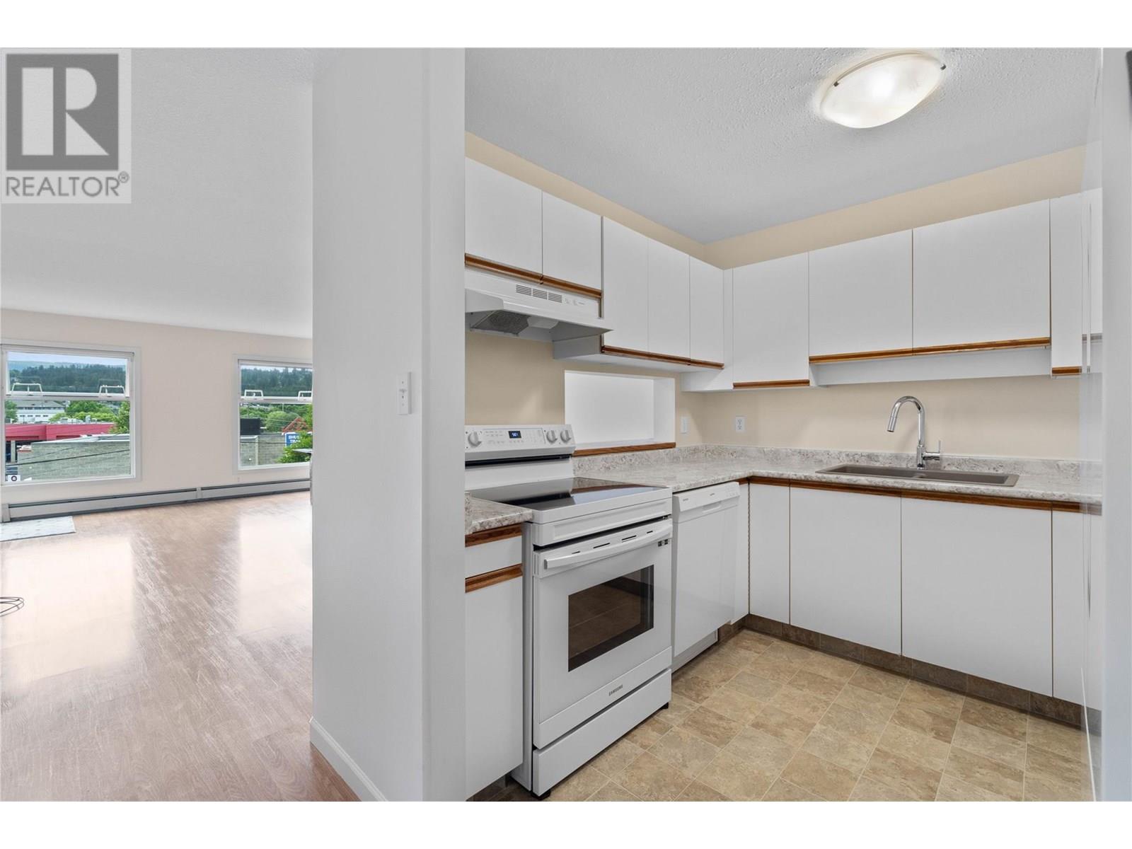 304 851 5 Avenue Southwest, Salmon Arm