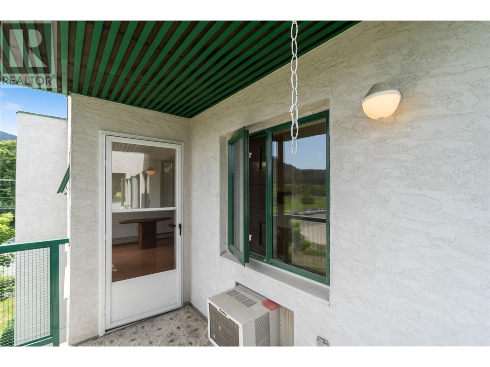 304 851 5 Avenue Southwest, Salmon Arm