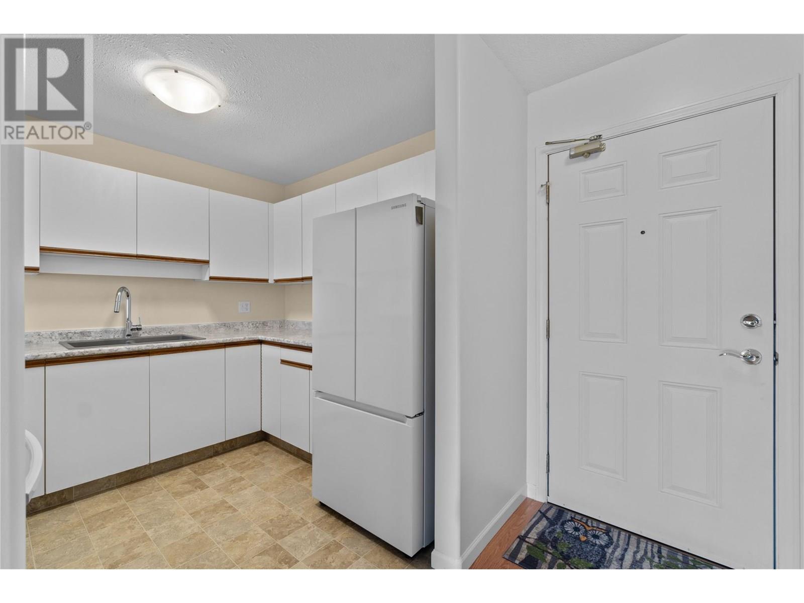 304 851 5 Avenue Southwest, Salmon Arm