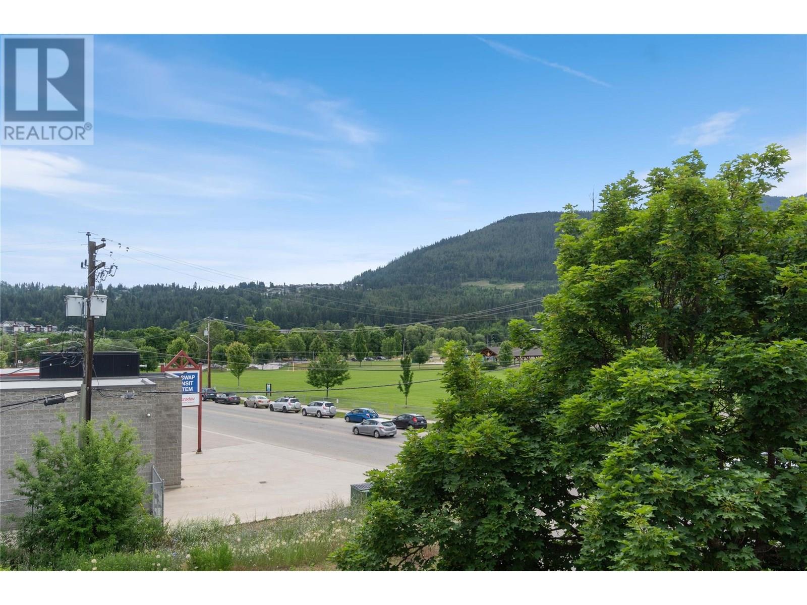 304 851 5 Avenue Southwest, Salmon Arm