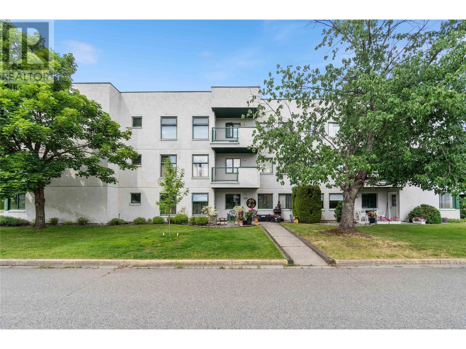 304 851 5 Avenue Southwest, Salmon Arm