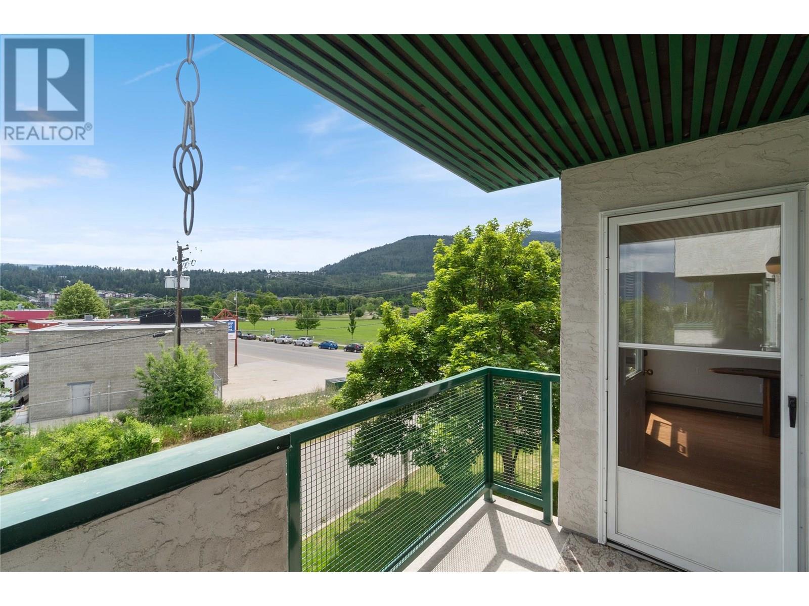 304 851 5 Avenue Southwest, Salmon Arm