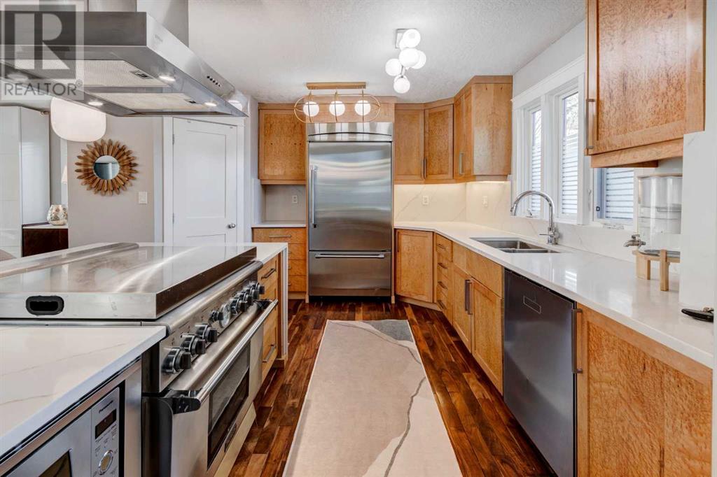 Single Family House for Sale in  Lissington Drive SW North Glenmore Park Calgary 