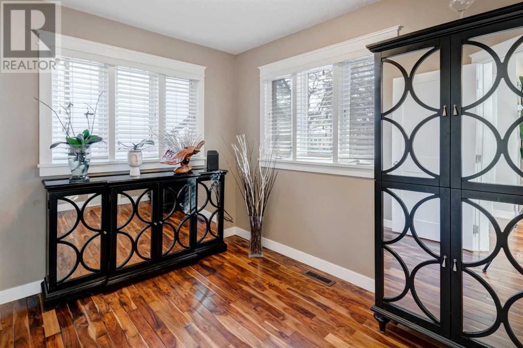 Single Family House for Sale in  Lissington Drive SW North Glenmore Park Calgary 