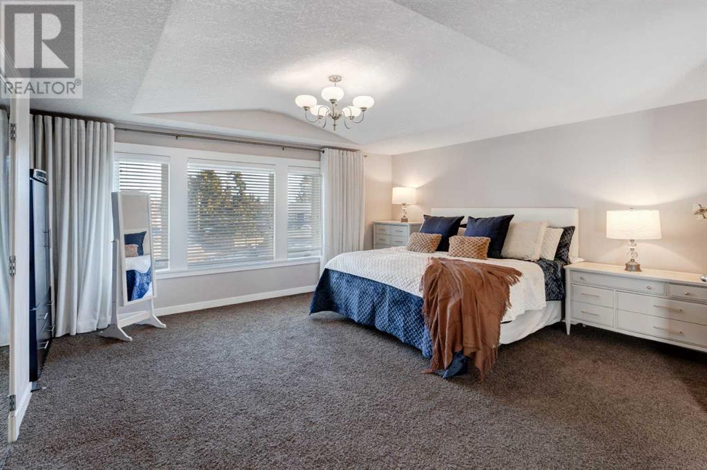 Single Family House for Sale in  Lissington Drive SW North Glenmore Park Calgary 