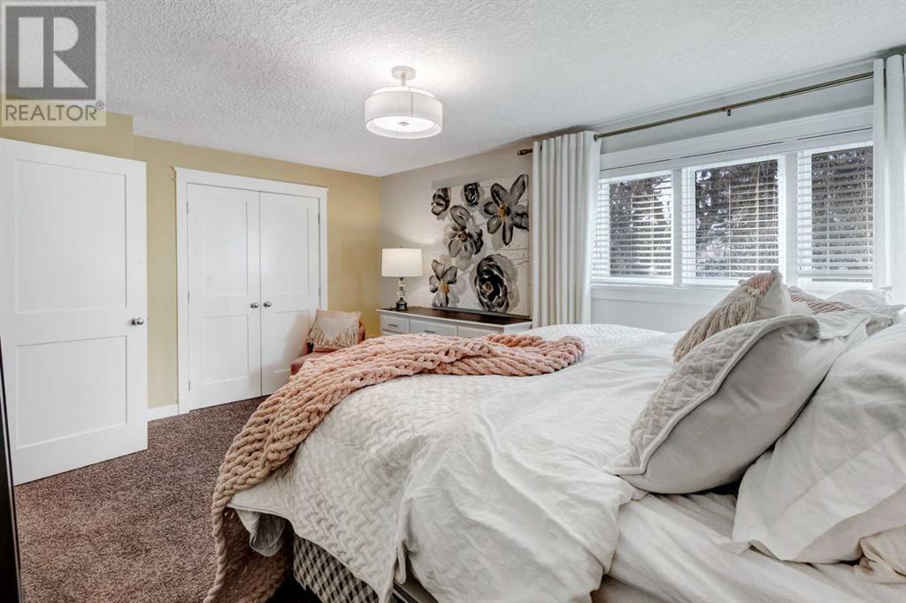 Single Family House for Sale in  Lissington Drive SW North Glenmore Park Calgary 