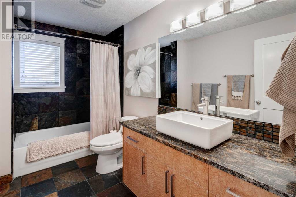 Single Family House for Sale in  Lissington Drive SW North Glenmore Park Calgary 
