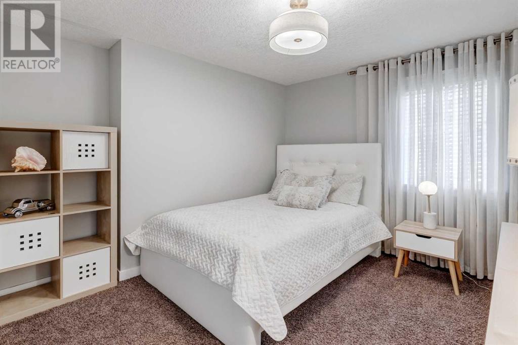 Single Family House for Sale in  Lissington Drive SW North Glenmore Park Calgary 