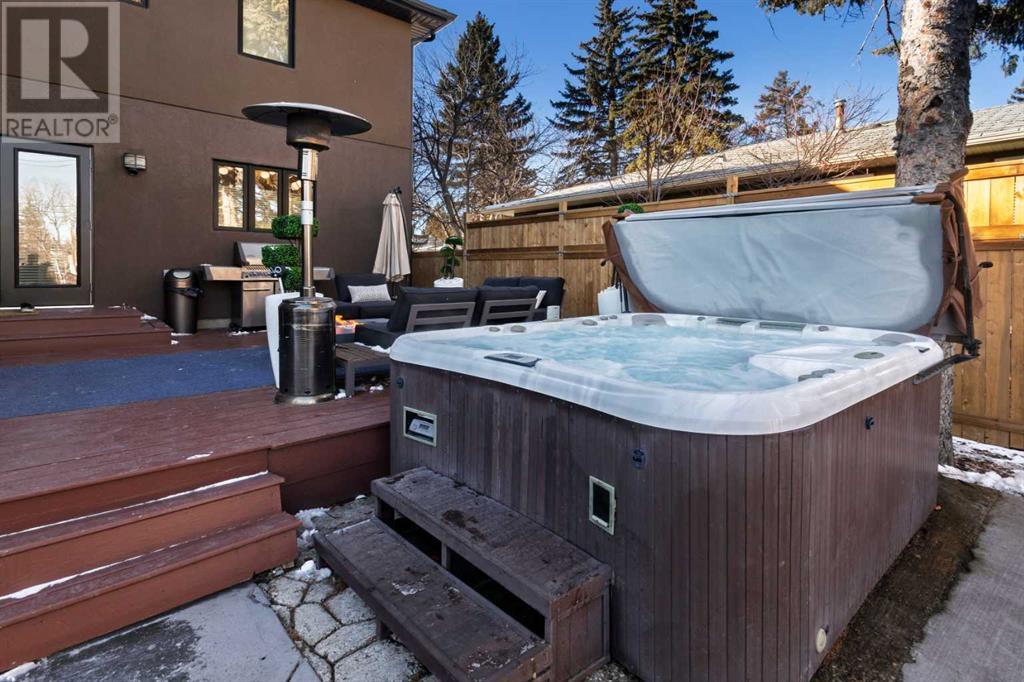 Single Family House for Sale in  Lissington Drive SW North Glenmore Park Calgary 