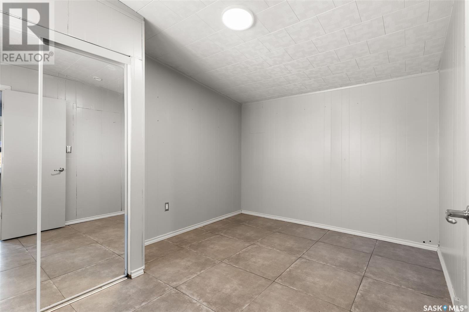 Photo 14 of 1105 5th Avenue, Regina Beach SK