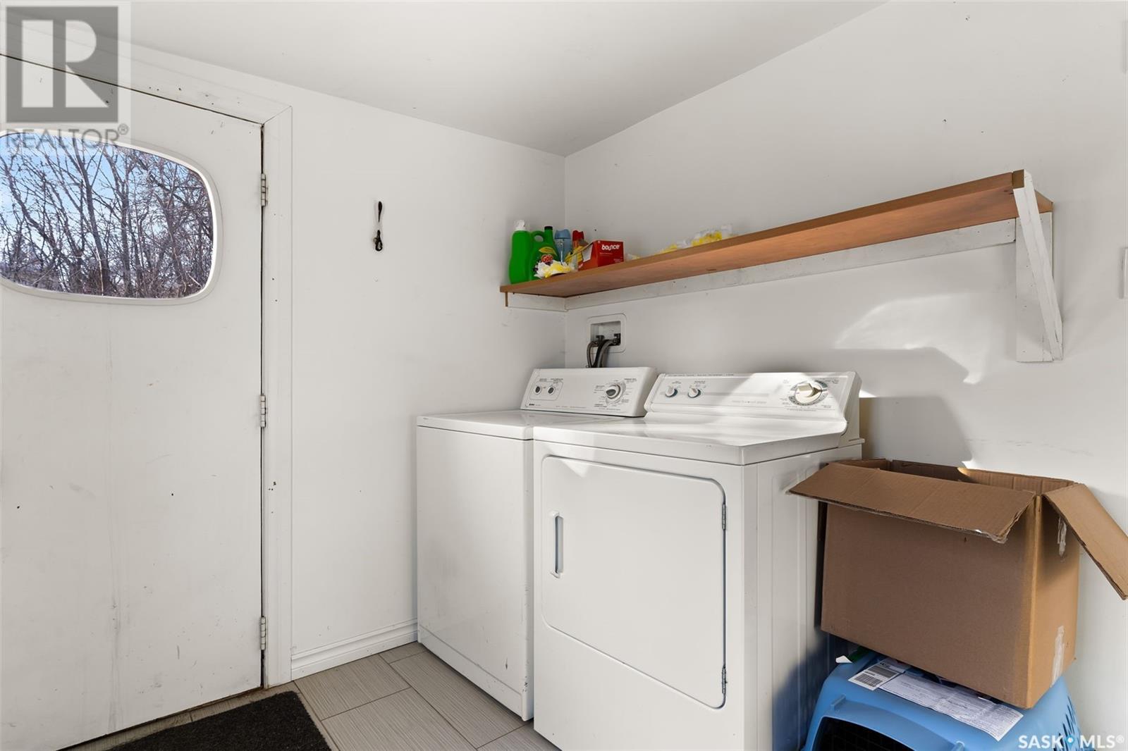 Photo 41 of 1105 5th Avenue, Regina Beach SK