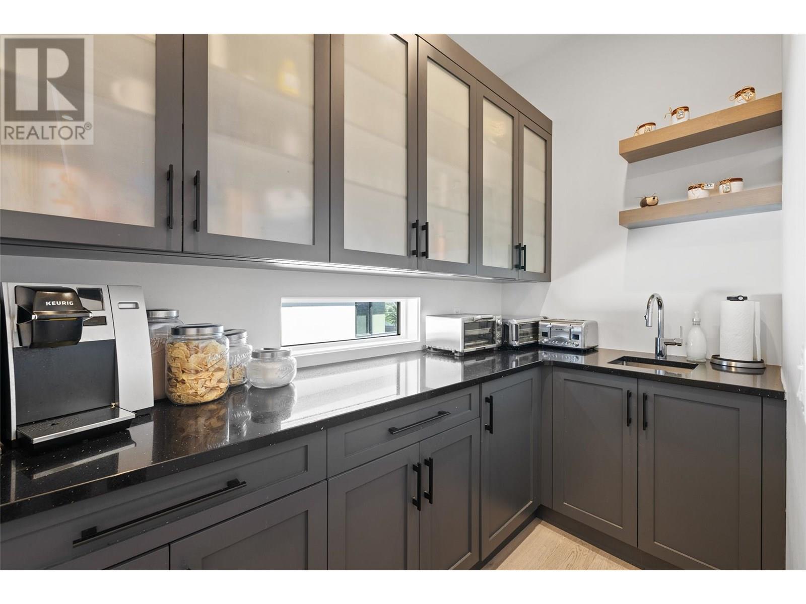  1455 Benzer Court, Kelowna