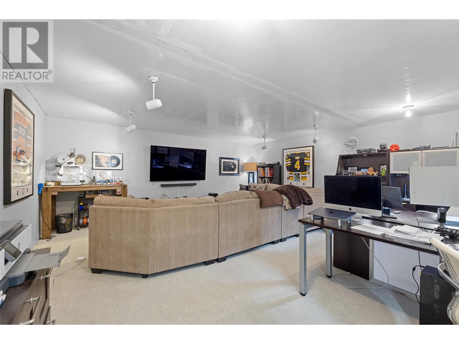  1455 Benzer Court, Kelowna