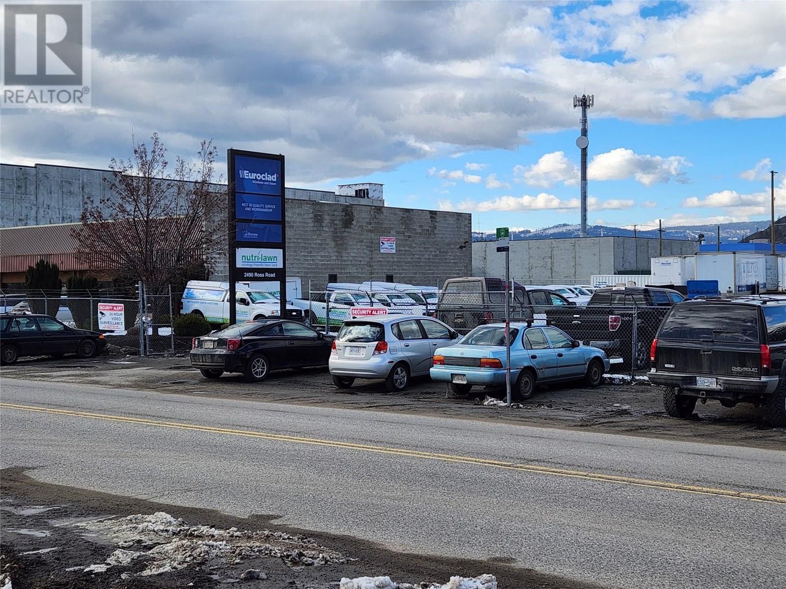  2490 Ross Road, West Kelowna