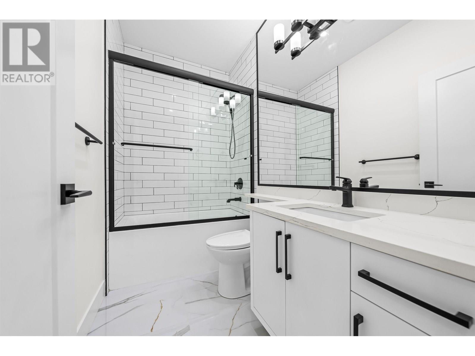 Photo 17 of 7633 Rosewood Street, Burnaby BC