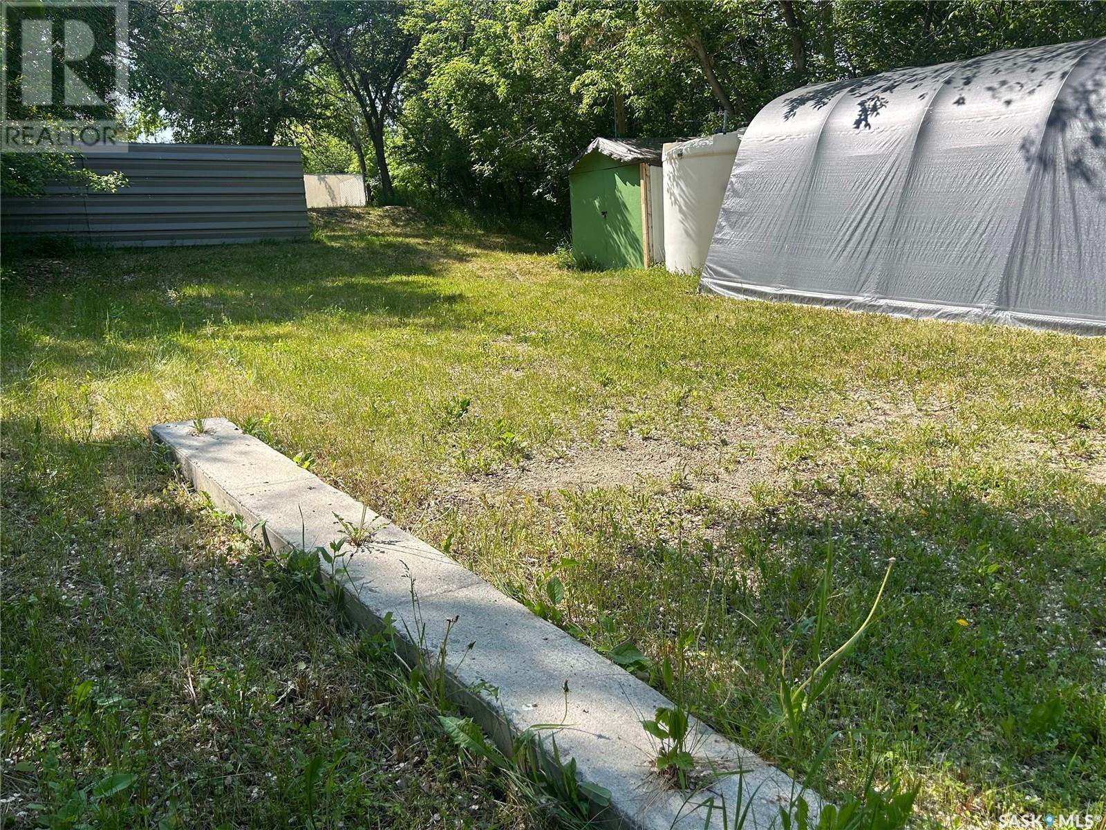 Photo 1 of 454 7th Street E, Regina Beach SK