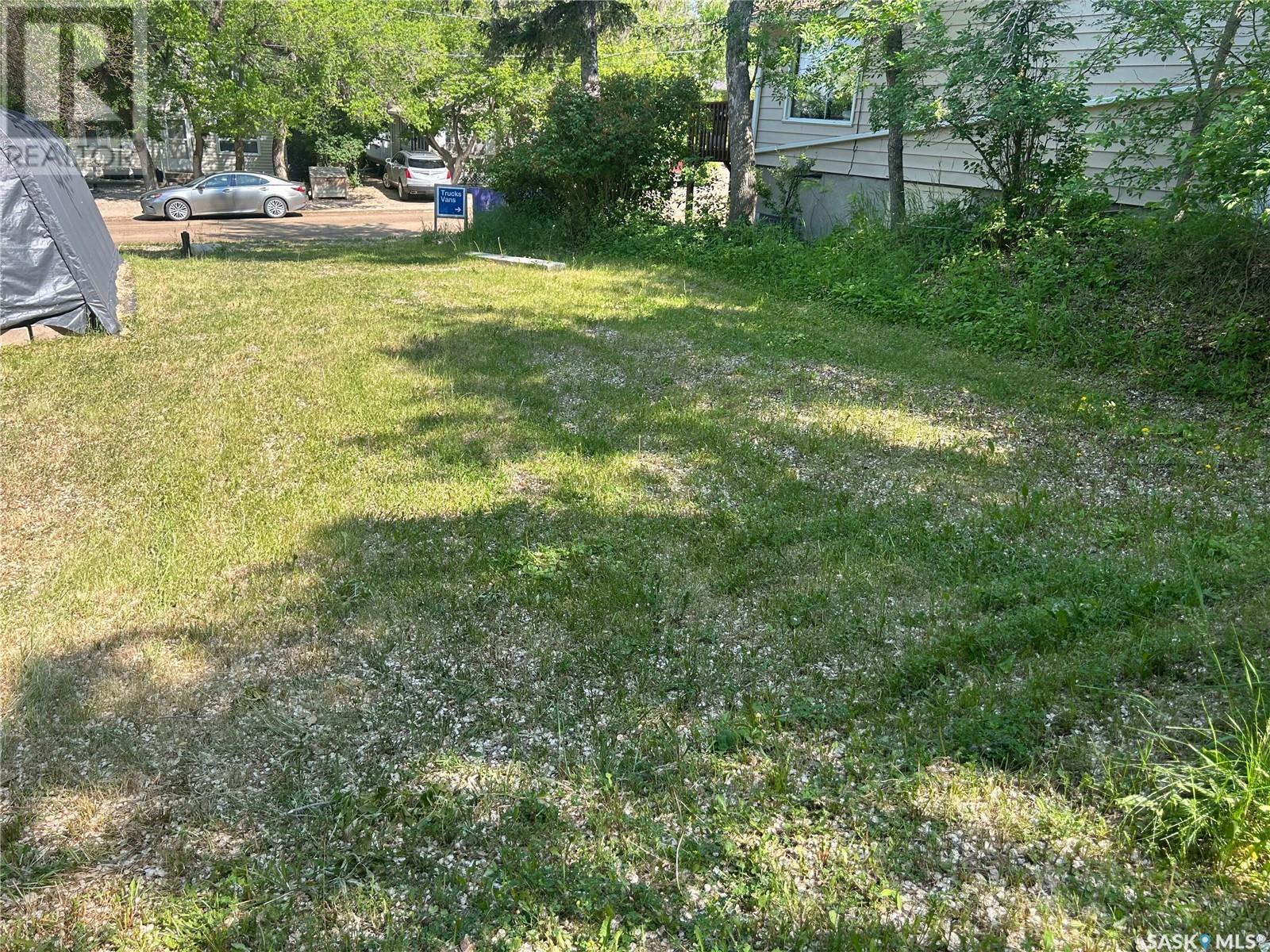 Photo 7 of 454 7th Street E, Regina Beach SK