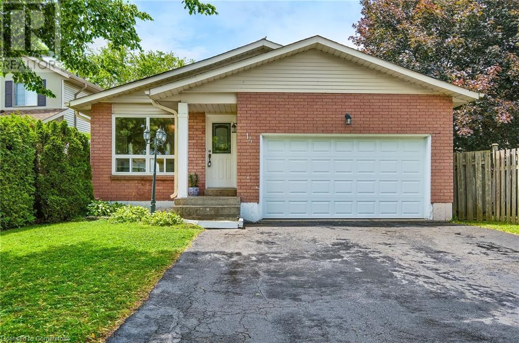 Photo 8 of 14 Ashridge Place, Hamilton ON