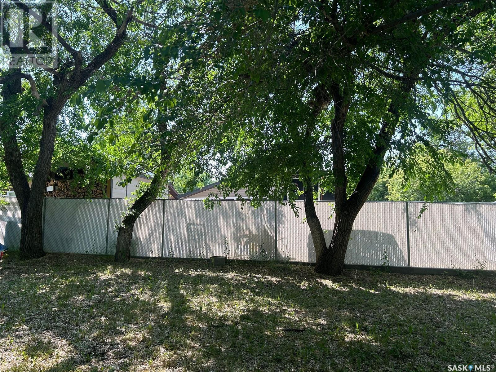 Photo 15 of 454 7th Street E, Regina Beach SK