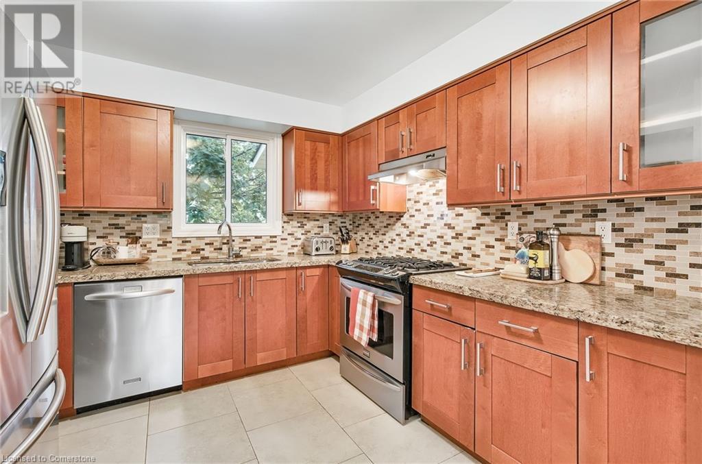 Photo 7 of 14 Ashridge Place, Hamilton ON