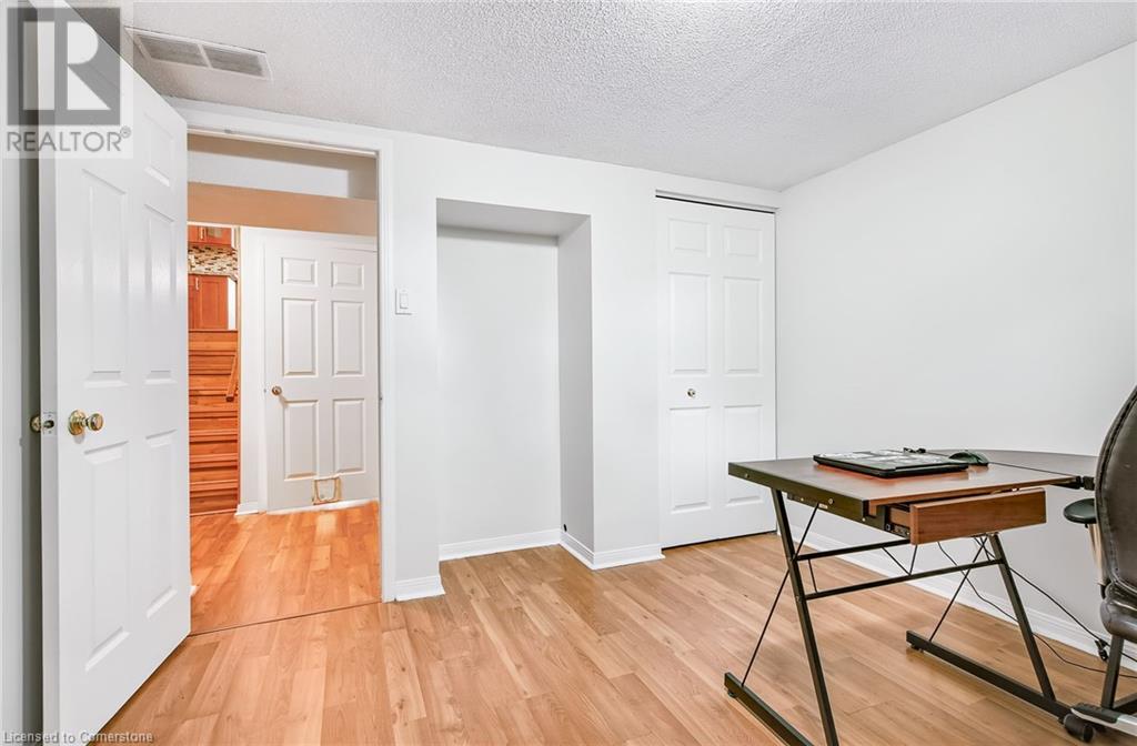 Photo 43 of 14 Ashridge Place, Hamilton ON