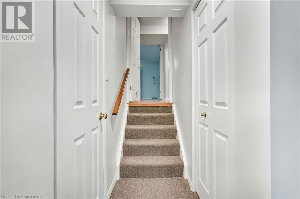 Photo 1 of 14 Ashridge Place, Hamilton ON