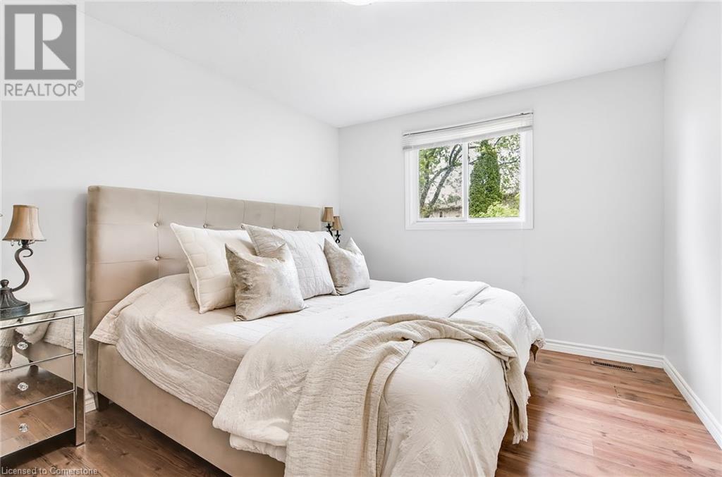 Photo 48 of 14 Ashridge Place, Hamilton ON