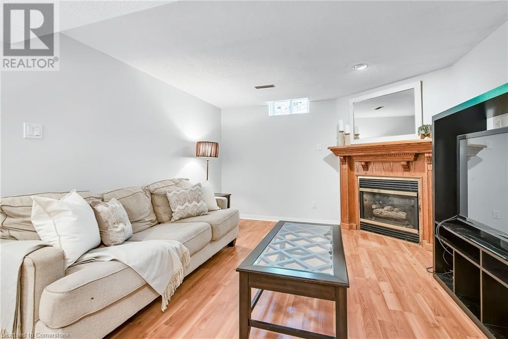 Photo 13 of 14 Ashridge Place, Hamilton ON