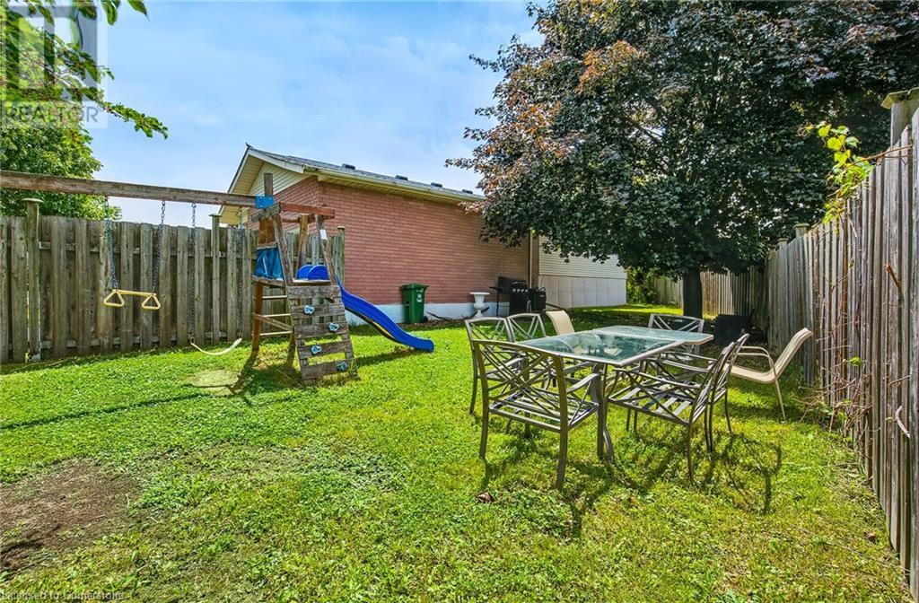 Photo 26 of 14 Ashridge Place, Hamilton ON