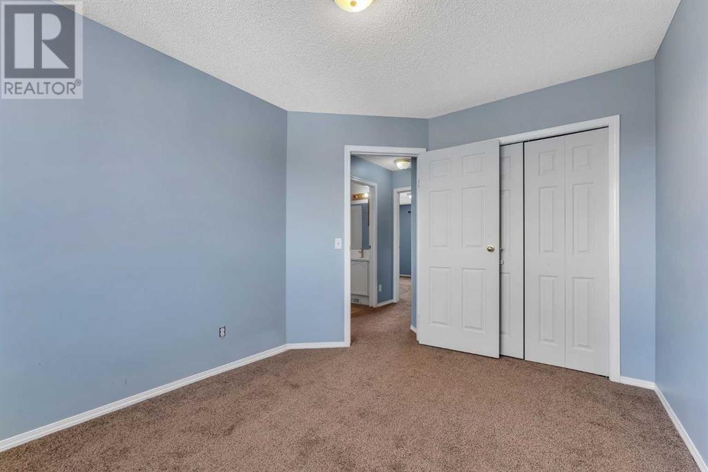 Single Family House for Sale in  Saddlemont Manor NE Saddle Ridge Calgary 